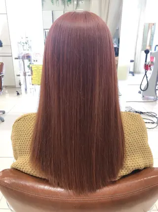 ロング カラー 岩戸優奈 束感まつげ ピンク/ベージュのヘアスタイル