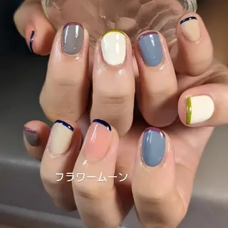 ネイル フラワー ムーンのネイルデザイン