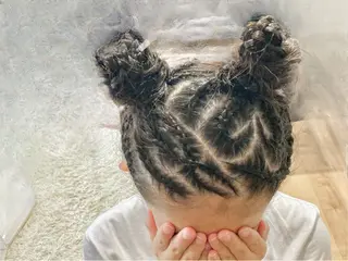 ヘアアレンジ や まのネイルデザイン