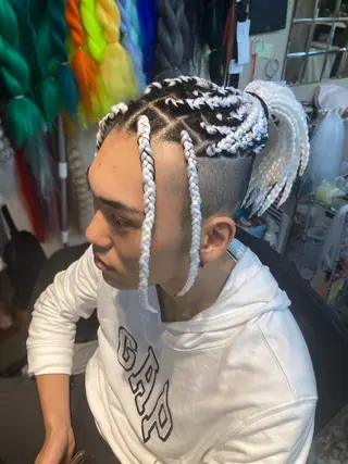 ミディアム scamp所属・井島 翠のヘアスタイル