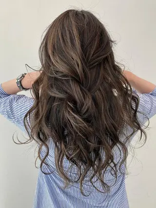 セミロング 公式 Ease by amble luxeのヘアスタイル