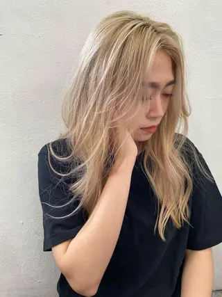 セミロング カラー レイヤーウルフ エクステ磯部のヘアスタイル