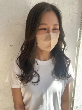 ロング カラー hisano / ハイトーン・透明感のヘアスタイル