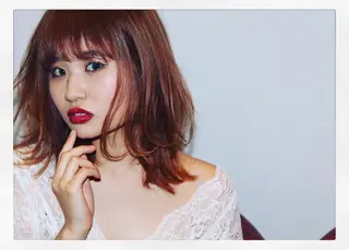 ミディアム graxi'    グラシー所属・ブリーチ/ハイトーン SERINAのヘアスタイル