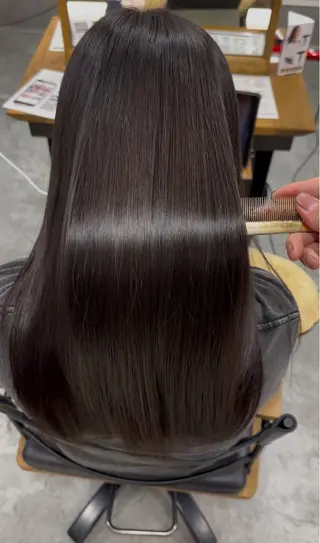 ミディアム 市毛 結菜のヘアスタイル