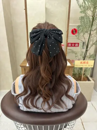 ロング 暖色カラー/ブリーチ なしカラー/艶カラーのヘアスタイル