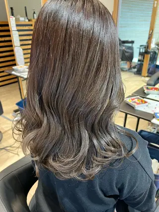 カラー 早川 真幸のヘアスタイル