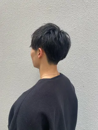 メンズ 柏のセンターパート のプロ関口 柊太のヘアスタイル