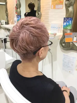 ショート カラー 松吉 純平のヘアスタイル