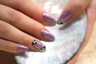 ネイル ママリンド　志村坂上店所属・しみ えんのネイルデザイン