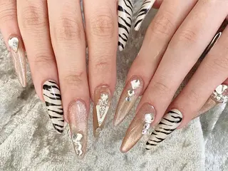 ネイル Ajnail所属・ネイリスト Misaのネイルデザイン