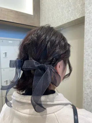 ミディアム ヘアアレンジ 暖色カラー/ブリーチ なしカラー/艶カラーのヘアスタイル