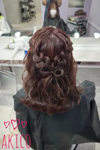 ミディアム LUXBE GALLERY なんば駅前店所属・ラックスビーギャラリ ー AKICOのヘアスタイル