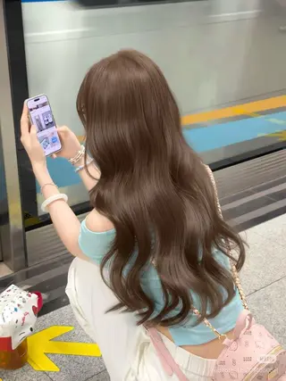ロング IVE所属・渋谷/透け感カラー 髪質改善🫧Annaのヘアスタイル
