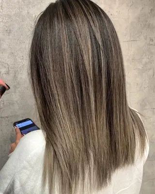 カラー 🌞 エマ🥑のヘアスタイル