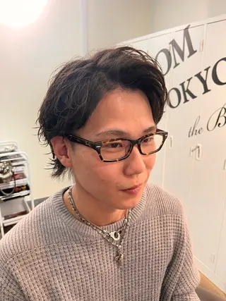 ミディアム パーマ CHROM TOKYO the  Barber 新宿店所属・畠山 敦匡のヘアスタイル