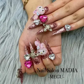 ネイル MADIA藤沢所属・MADIA MEGUのネイルデザイン