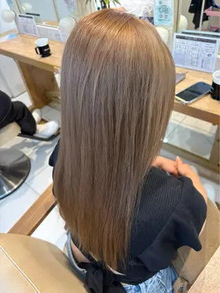 ロング カラー 外人風ハイライト/ グレージュカラーのヘアスタイル