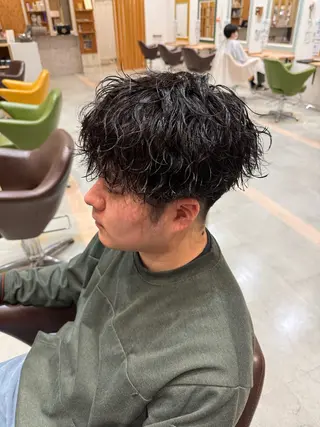 パーマ メンズ ウォーレントリコミ ニューヨーク所属・メンズ特化 北爪 龍一のヘアスタイル