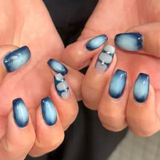 ネイル 🪐富島彩夏 /海外nail🪐のネイルデザイン
