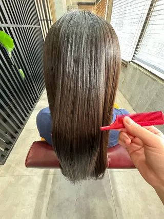 ロング 透明感/グレージュ/ MOMOKO🩵のヘアスタイル