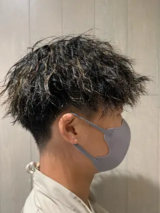 カラー メンズ 糟谷 慈英のヘアスタイル