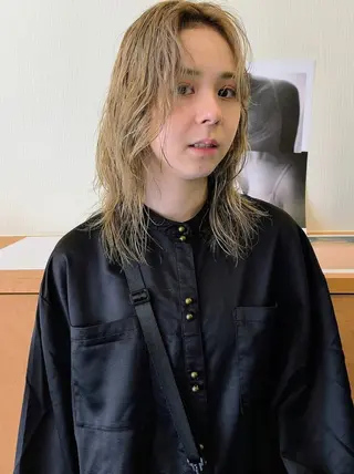 セミロング カラー kotomi .のヘアスタイル