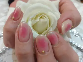 ネイル エステとネイル ローズコンフォートのネイルデザイン