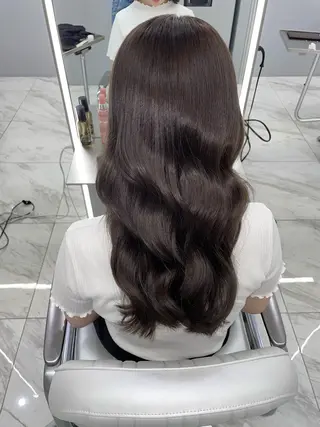 セミロング 菜々🫧新宿 透明感ケアブリーチのヘアスタイル