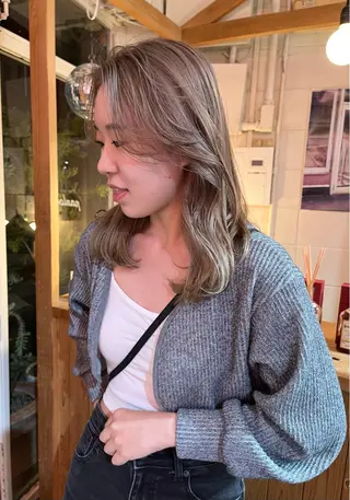 ミディアム iru所属・mi kiのヘアスタイル