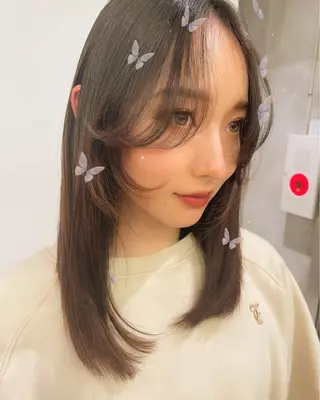 セミロング 銀座／レイヤーカット 🤍内野すみれのヘアスタイル