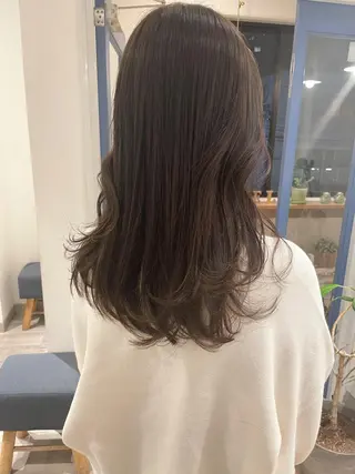 セミロング カラー 🩰オリーブ/ ベージュ松本咲花🩰のヘアスタイル