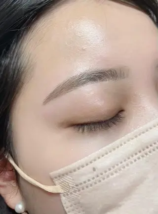 アイブロウ Lily joie所属・水野 ひなたのマツエク・マツパデザイン