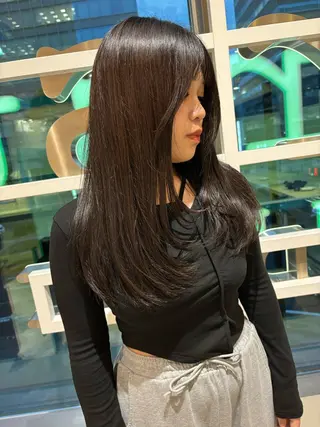 ロング ゆい/パーマ/レイヤ ー/似合わせカラーのヘアスタイル