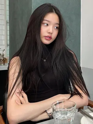 ミディアム 韓国ヘア🩵 🩵BIZEのヘアスタイル