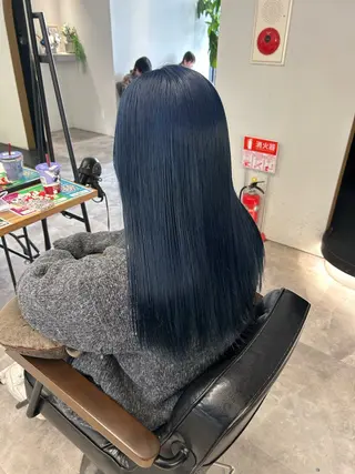 ロング カラー Emitas.三年坂所属・Emitas.　井上 真奈美のヘアスタイル