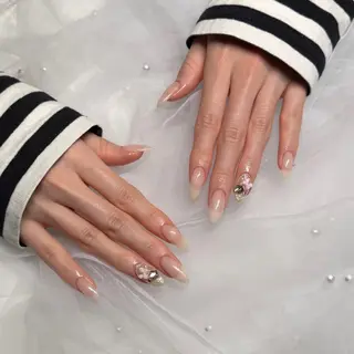 ネイル salon de 4H所属・宇賀神 salon de 4Hのネイルデザイン