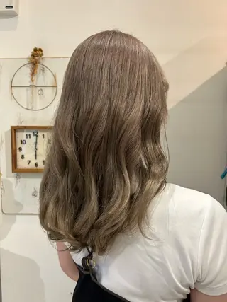セミロング コヤナギ ラムのヘアスタイル