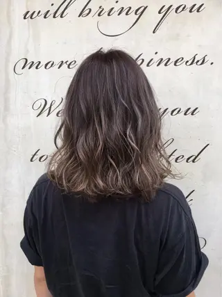 ミディアム カラー 森 早希絵のヘアスタイル