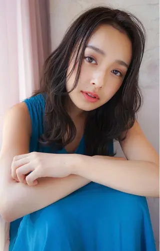 ミディアム 代表山口ひな 髪質改善のプロのヘアスタイル