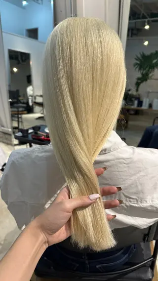 ミディアム 若井 媛愛のヘアスタイル