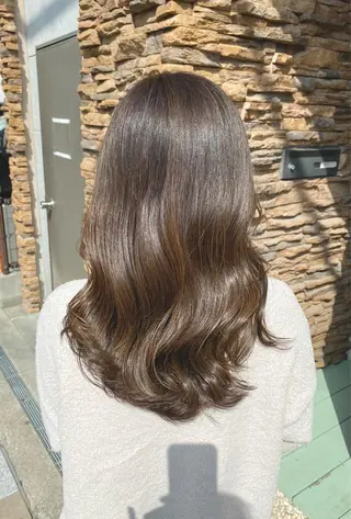 セミロング 髙井 麻帆のヘアスタイル