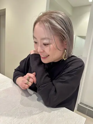 ショート カラー SALOWIN me+店所属・半個室サロン🫧 ササキアヤカのヘアスタイル