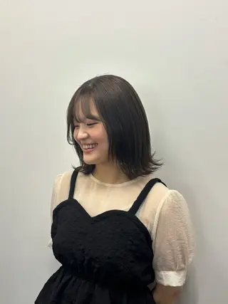 ミディアム カラー 小嶋 咲輝のヘアスタイル