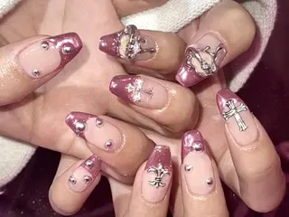 ネイル Shis_🦄shi 韓国風キラキラネイルのネイルデザイン