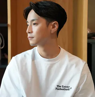 ショート メンズ サト エリのヘアスタイル