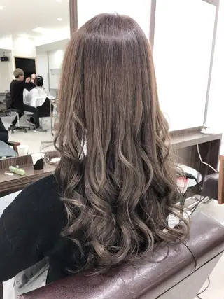 ロング カラー Zina 難波所属・YUDA 湯田のヘアスタイル