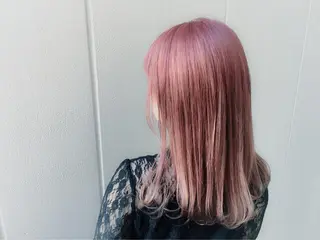 ミディアム カラー EMANON天神所属・Hitomi Ezakiのヘアスタイル