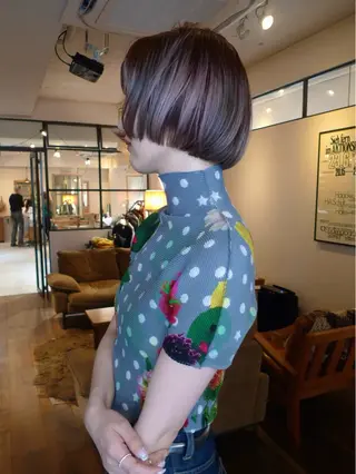 ミディアム カラー ファッションに 溶け込むstyleのヘアスタイル