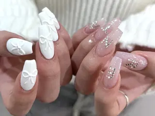 ネイル Shis_🦄shi 韓国風キラキラネイルのネイルデザイン